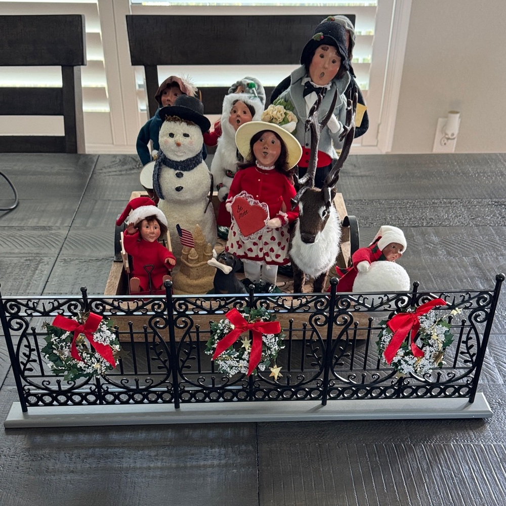 Traditions by Byers’ Choice Christmas Decorative Fence w/ Wreaths – NIB - Picture 7 of 7